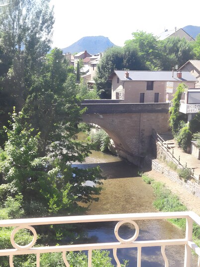 Holiday Home “Au Bord De La Jonte L'aubriète” with Mountain View and Private Terrace