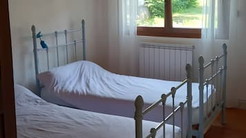 2 camere, ferro/asse da stiro