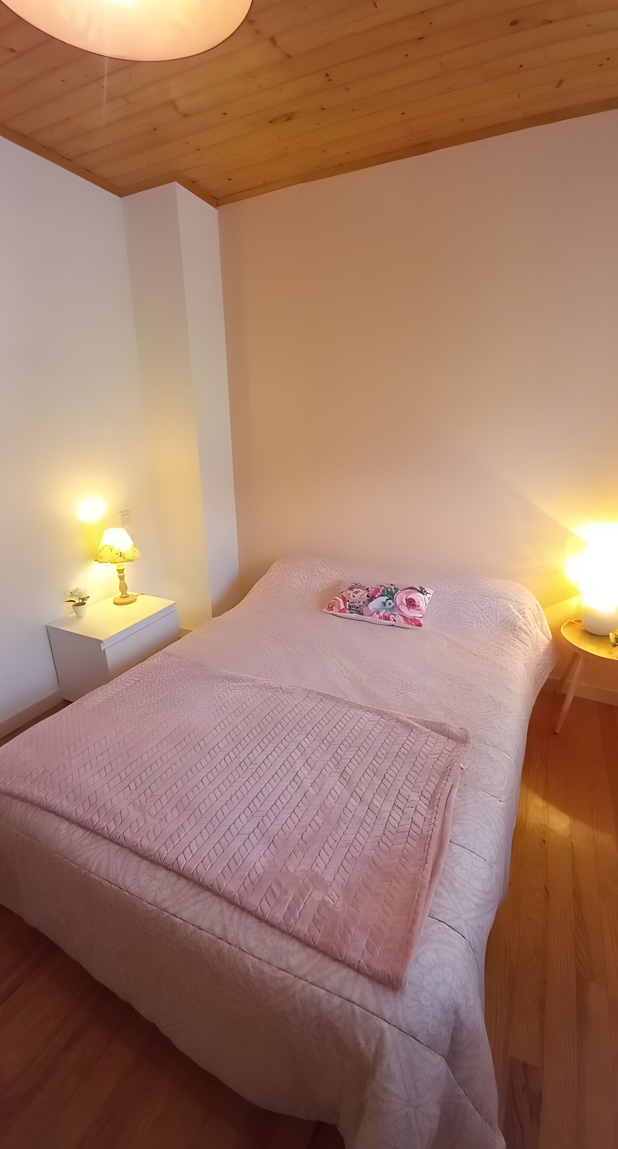 2 bedrooms, iron/ironing board