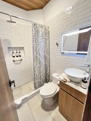 Unclassified image, 5 of 17, button - Colibri at Villas del Bosque Fortuna (La Fortuna)