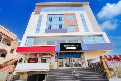 Townhouse Kanithi Road