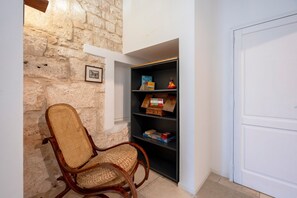 Interior - Casa di Ilaria: Independent Cottage with Private Garden in Monopoli (Cristo Re)