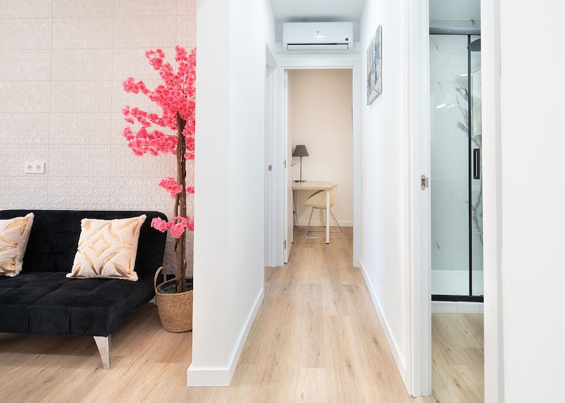 Apartment 2 Bedrooms. 10' Walk To The Beach /20' Barcelona Center / 15' Forum Bcn - Sant Adrià de Besòs