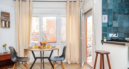 New Studio 2 people 20' Bcn Center /10' walk to the beach / 15' Forum Bcn