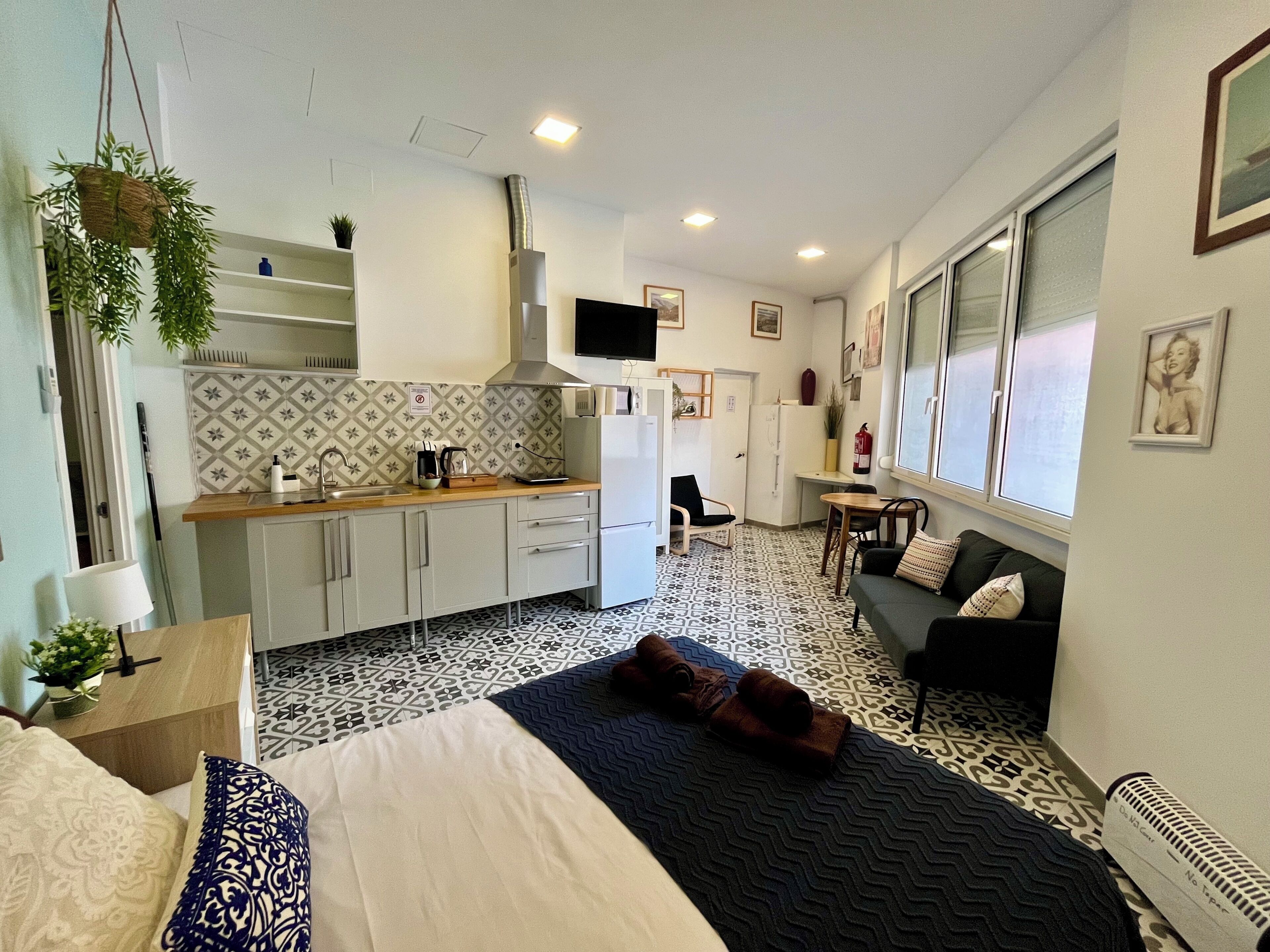 1 chambre, fer et planche à repasser, accès au Wi-Fi (inclus)