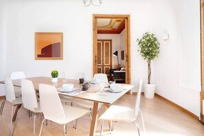 Dining - Apartment Gran Via 7 Bedrooms/14px-8 min Paseo Gracia (Barcelona)