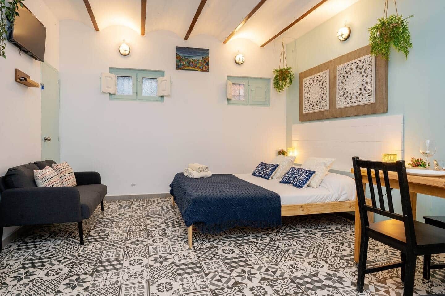 1 chambre, fer et planche à repasser, accès au Wi-Fi (inclus)