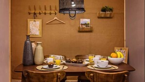 Dining - Modern 2 rooms flat in Poblenou, 8' walk to beach (Barcelona)