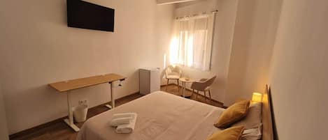 1 Schlafzimmer, Schreibtisch, Bügeleisen/Bügelbrett, kostenloses WLAN