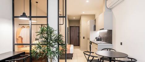 Emper Noble | Interior