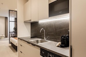Emper Atrium | Cuisine privée | Réfrigérateur, micro-ondes, plaque de cuisson