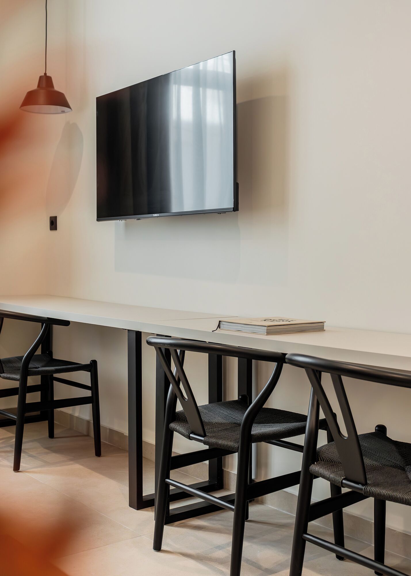 Emper Aura | Dining