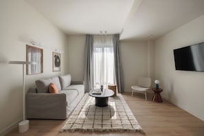 Seaway | Living area - Leon by Zoia Living  (Piraeus)