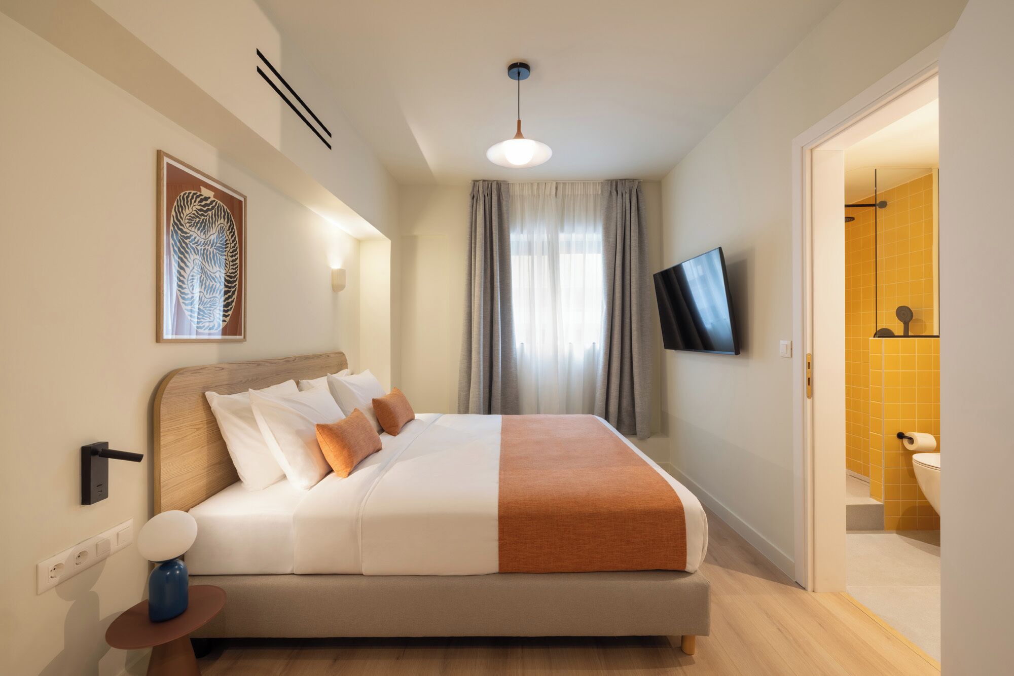 Flagship | Iron/ironing board, free WiFi