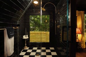 Shower, hair dryer, towels, shampoo - Romantic AFrame Cabin with Firepit, BBQ  Petfriendly (Pocono Pines)