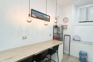 Interior - Quiet 3 bed, 3 bath apartment in the heart of Rome. 5 Minutes from the Station (Roma)