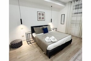 3 bedrooms, iron/ironing board, bed sheets - Quiet 3 bed, 3 bath apartment in the heart of Rome. 5 Minutes from the Station (Roma)