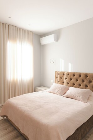 2 slaapkamers, een strijkplank/strijkijzer, wifi, beddengoed