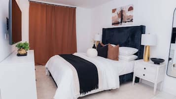 Desk, WiFi, bed sheets