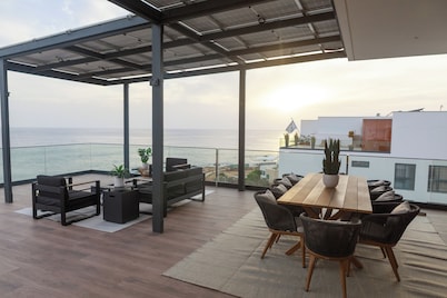 5 Star Luxury OCEAN VIEW, 4BDRM PENTHOUSE W/ Private Pool in PRAIA,