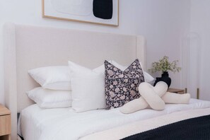 Bureau, Wi-Fi, literie fournie