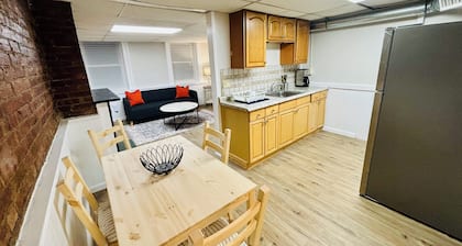 Serene 1-bedroom apartment with laundry in charming Albany