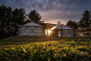 Luokittelematon kuva, 5 kautta 28, painike