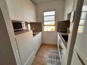 Fridge, microwave, oven, stovetop - Duplex with Sea Views near Fornells (Son Parc)