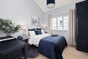 4 Schlafzimmer, Bügeleisen/Bügelbrett, WLAN, Bettwäsche