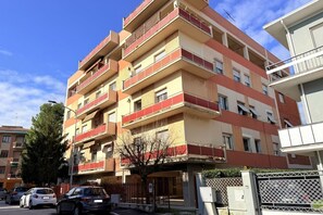 Exterior - SE214 - Senigallia, comfortable one-bedroom apartment near the town center with private courtyard (Senigallia)