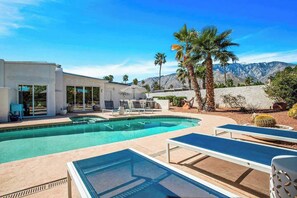 Pool - Mid-Century Oasis w Heated Pool & Hot Tub  7min DT (Palm Springs)