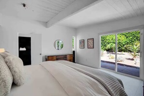 3 habitaciones, escritorio, tabla de planchar con plancha y wifi 