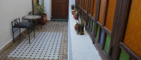 Habitación Confort con 1 cama matrimonial o 2 individuales, patio, vista al patio