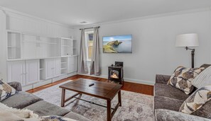 Unclassified image, 2 of 24, button - Cozy Haven Cottage - Wedding and Winery Retreat - Leesburg/Purcellville Area (Paeonian Springs)