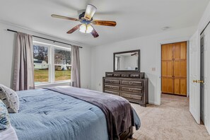 Unclassified image, 4 of 24, button - Cozy Haven Cottage - Wedding and Winery Retreat - Leesburg/Purcellville Area (Paeonian Springs)