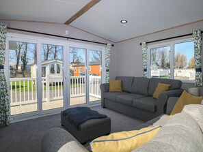 Living area - South Beach Landings 0028 (Rye)