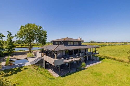 8p 4b Beautifull Modern Hillegommerdijk Villa