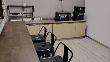 Double Room | Shared kitchen facilities | Microwave