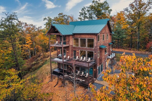 Exterior - The Refined Raccoon Retreat (Sevierville)