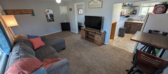 Cozy 1-bedroom farmhouse North of Butte