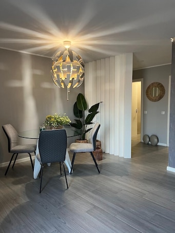 Faro Modern by Homing
