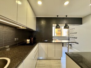 Coffee/tea maker, microwave - Faro Modern by Homing (Faro)