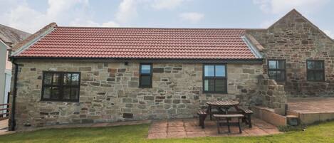 รับประทานอาหารกลางแจ้ง