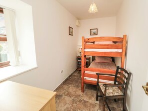 2 bedrooms, individually decorated, individually furnished, free WiFi - The Calf House (Saltburn-by-the-Sea)