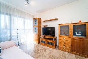2 bedrooms, iron/ironing board, free WiFi, bed sheets - Incredible views; Urbanization with Swimming Pool and Paddle Tennis (Benidorm)