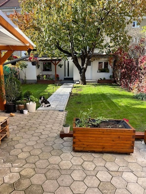 Unclassified image, 2 of 8, button - Cozy studio in tranquil Trenčiansky kraj with AC comfort (Trenčiansky kraj)