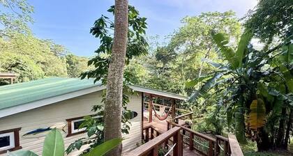 CalmWay 2-bd cottage, Quiet Hideout 15 Min walk to West End, Roatan