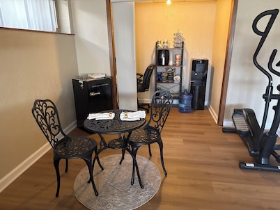 Great location! Close toRedrocks amphitheaterthe historicaland other towns.