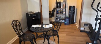 Great location! Close toRedrocks amphitheaterthe historicaland other towns.