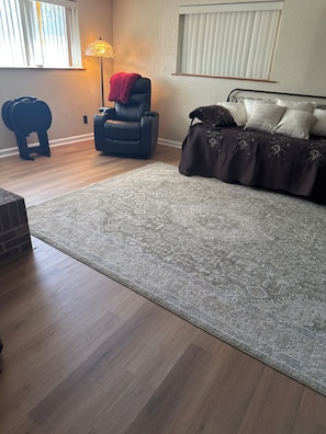 1 bedroom, iron/ironing board, free WiFi - Great location! Close toRedrocks amphitheaterthe historicaland other towns. (Lakewood)